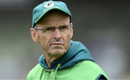 পাকিস্তানের দায়িত্ব ছাড়লেন কারস্টেন 