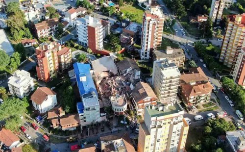 আর্জেন্টিনায় ১০ তলা হোটেল ধসে নিহত ১ 