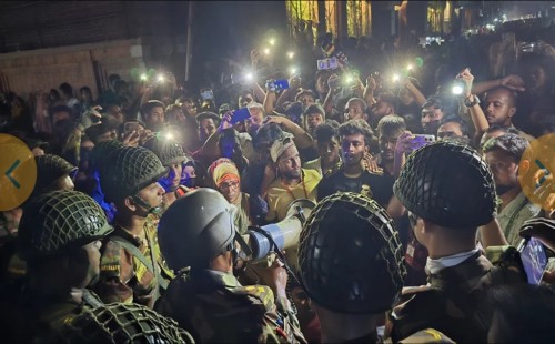 বেতন পরিশোধের আশ্বাসে মহাসড়ক ছাড়লেন শ্রমিকেরা 