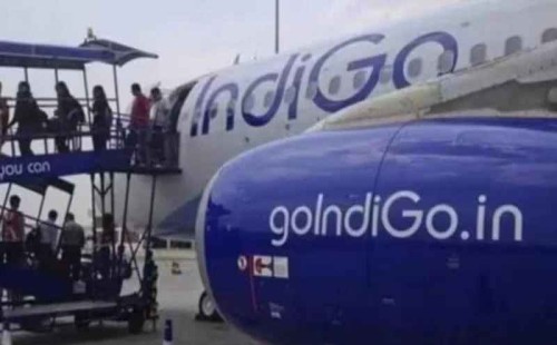 বোমাতঙ্কে ভারতীয় বিমানের জরুরি অবতরণ 