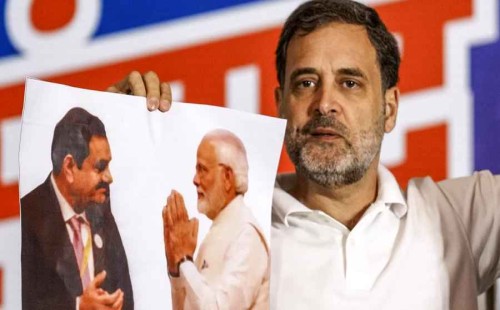 ‘দুর্নীতিবাজ’ আদানিকে সুরক্ষা দিচ্ছেন মোদি: রাহুল 