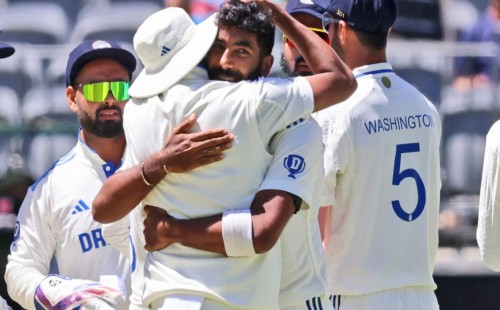 ১০৪ রানে থামল অস্ট্রেলিয়া 