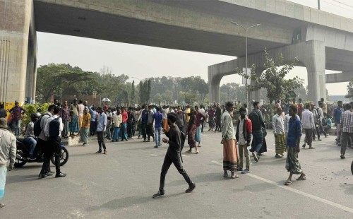 রাজধানীতে আজও সড়ক অবরোধ করেছেন রিকশাচালকরা 
