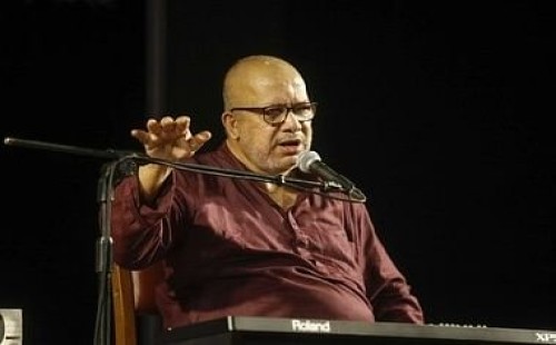 ভারতীয় কবির সমালোচনায় কবীর সুমন 