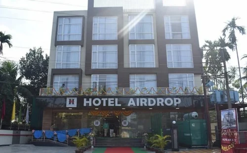 এবার বাংলাদেশিদের ওপর নিষেধাজ্ঞা প্রত্যাহার ত্রিপুরা হোটেল মালিকদের 