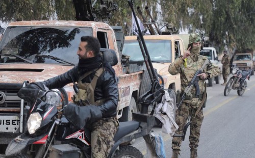 দামেস্কে রাস্তায়-রাস্তায় উল্লাস, বিমানবন্দরে বিশৃঙ্খলার চিত্র 