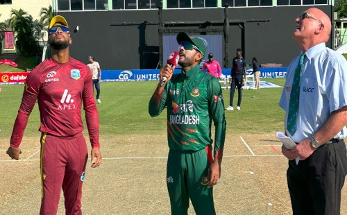 ৩ পরিবর্তন নিয়ে ব্যাটিংয়ে বাংলাদেশ 