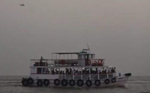 মুম্বাইয়ে ফেরিতে নৌবাহিনীর স্পিডবোটের ধাক্কা, নিহত ১৩ 