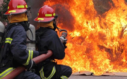 উত্তরায় রেস্টুরেন্টে আগুন, নিয়ন্ত্রণে ফায়ার সার্ভিসের ৮ ইউনিট 