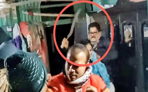 অস্ত্র হাতে শ্রমিকলীগ নেতার ভিডিও ভাইরাল 