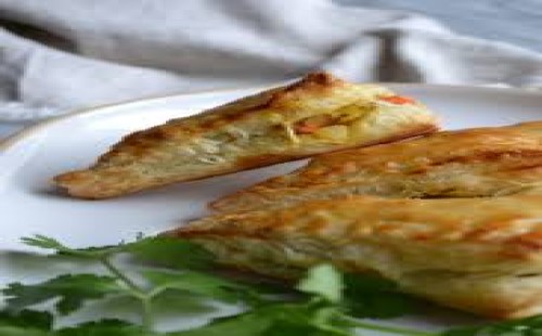 শীতের বিকেলের জন্য অনন্য নাস্তা: ভেজিটেবল চিজ পাফ 