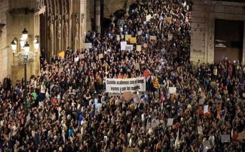 স্পেনে হাজারো মানুষের বিক্ষোভ 