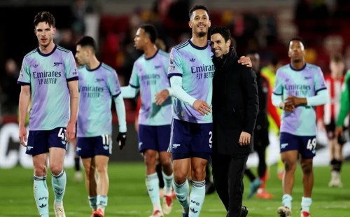 ব্রেন্টফোর্ডকে উড়িয়ে আর্সেনালের নতুন বছর শুরু 