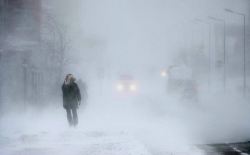 যুক্তরাষ্ট্রের মধ্যাঞ্চলে প্রচণ্ড তুষারঝড় 