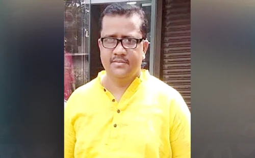 শ্রমিকলীগ নেতাকে ধরে পুলিশে দিলেন বিএনপি নেতারা 