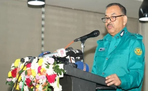 রাজপথ বন্ধ করে দাবি আদায়ের চর্চা বন্ধ করতে হবে : ডিএমপি কমিশনার 