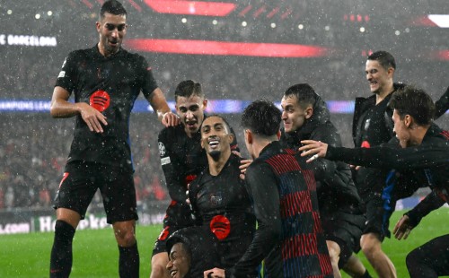 ৯ গোলের মহানাটকীয় ম্যাচে বার্সেলোনার জয় 
