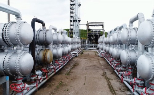 সংকটের মাঝেই গ্যাসের দাম বৃদ্ধির প্রস্তাবে ব্যবসায়ীদের মাথায় হাত 