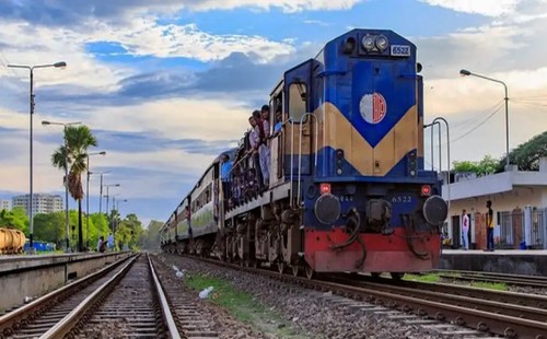 মঙ্গলবার থেকে সারা দেশে ট্রেন বন্ধের হুঁশিয়ারি 