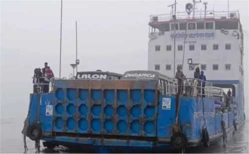 শরীয়তপুর-চাঁদপুর নৌরুটে ফেরি চলাচল বন্ধ 