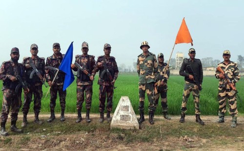 চাঁপাইনবাবগঞ্জ সীমান্তে বিএসএফের গুলির ঘটনায় বিজিবির প্রতিবাদ 