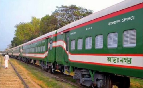 সারা দেশে বন্ধ হতে পারে ট্রেন চলাচল 