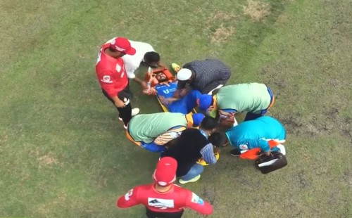 ইনজুরিতে মিরাজ, স্ট্রেচারে করে মাঠ ছাড়লেন মিরাজ 