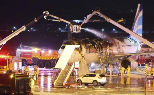 দ. কোরিয়ায় বুসানে বিমানে আগুন 