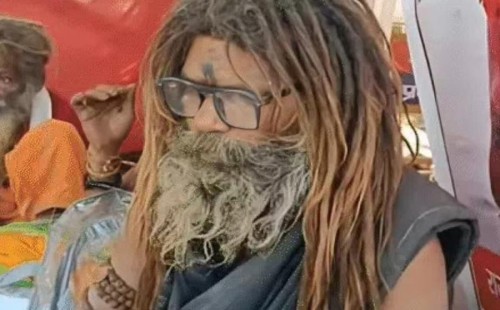 ২৭ বছর আগে নিখোঁজ স্বামীকে কুম্ভে পেলেন স্ত্রী 