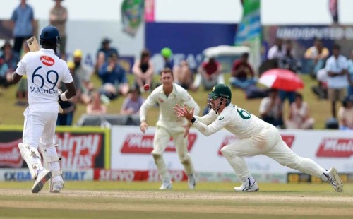 লঙ্কানদের লজ্জার হার উপহার অস্ট্রেলিয়ার 