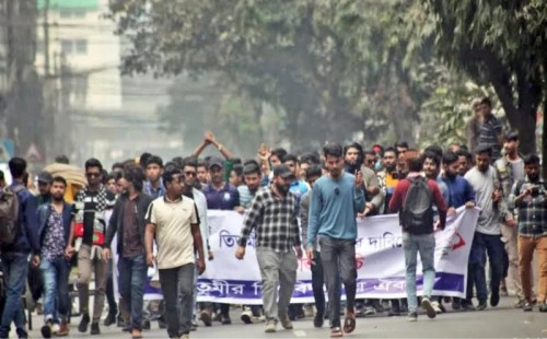 এখনই ব্যারিকেডের ঘোষণা 