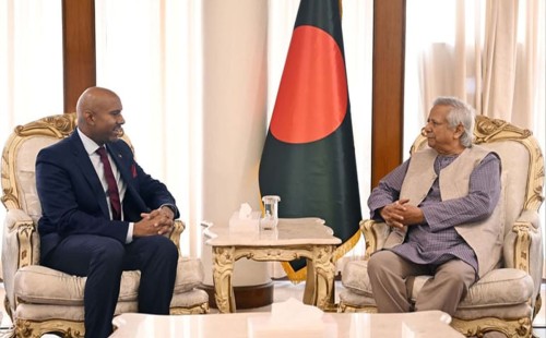 পাচারের অর্থ ফেরাতে কানাডার সহযোগিতা চাইলেন প্রধান উপদেষ্টা 