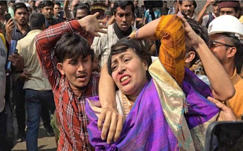 ‘আপার বাড়ি’ বলায় নারীকে গণপিটুনি 