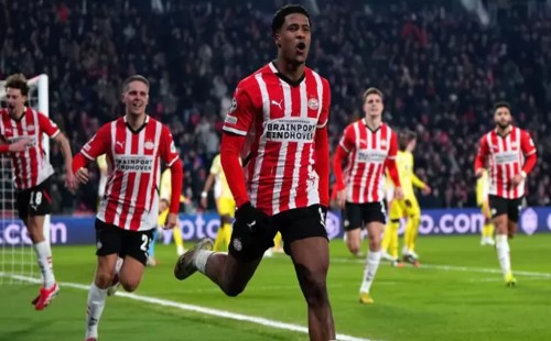 জুভেন্টাসকে বিদায় করে শেষ ষোলোতে পিএসভি 