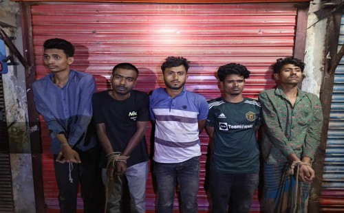 মোহাম্মদপুরে যৌথ অভিযানে গোলাগুলি: নিহত ২, আটক ৫ 