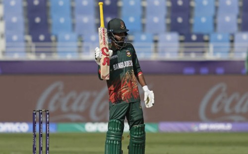 হৃদয়ের সেঞ্চুরি, লড়াইয়ের পুঁজি পেল বাংলাদেশ 