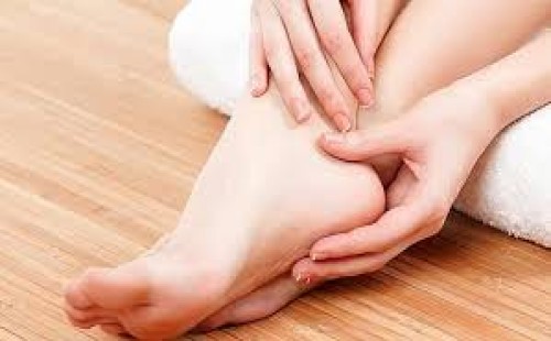 পায়ে ঝিঁঝিঁ ধরলে তৎক্ষণাৎ যা করবেন 