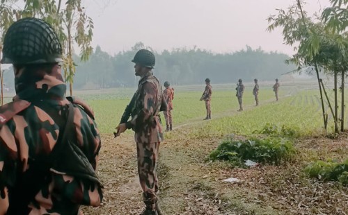 মধ্যেরাতে ফের সীমান্তে কাঁটাতারের বেড়া, মুখোমুখি বিজিবি-বিএসএফ 