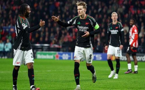 পিএসভিকে গোল বন্যায় ভাসিয়ে কোয়ার্টার ফাইনালে এক পা আর্সেনালের 