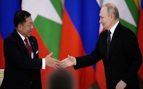 পুতিনের উপহার হাতি! 