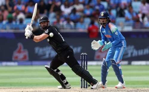 ফাইনালে নিউজিল্যান্ডের লড়াকু সংগ্রহ 