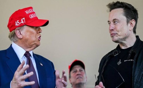 টেসলা গাড়ি কেনার ঘোষণা ট্রাম্পের 