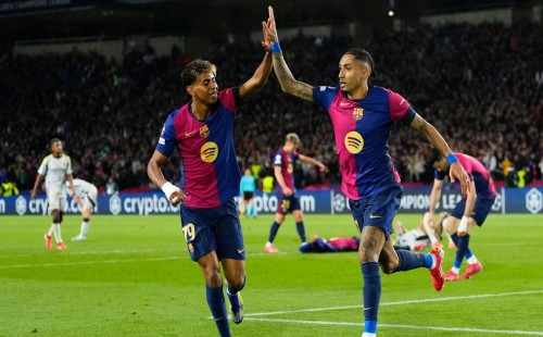 বেনফিকার বিপক্ষে দাপুটে জয়ে শেষ আটে বার্সেলোনা 