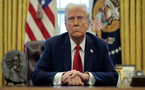 ৪৩টি দেশের নাগরিকদের ওপর ট্রাম্পের নিষেধাজ্ঞা 