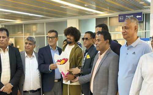 বাংলাদেশে পা রাখলেন হামজা চৌধুরী 