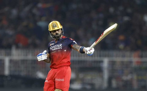 কোহলি-সল্ট ঝড়ে উদ্বোধনী ম্যাচে বেঙ্গালুরুর জয় 