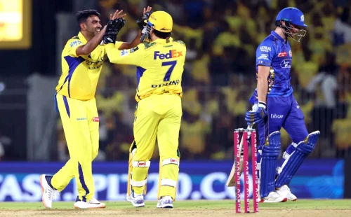 মুম্বাইকে ১৫৫ রানে বেঁধে ফেলল চেন্নাই 