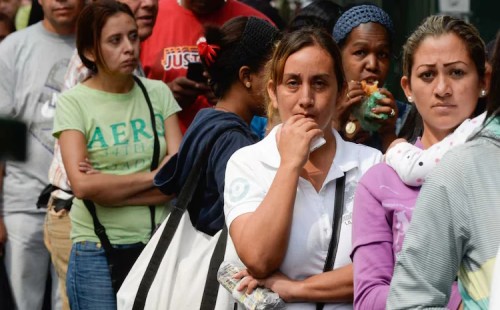 বিদ্যুৎ বাঁচাতে কর্ম হ্রাস 