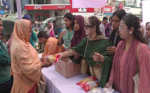 ৫ টাকায় মিলছে সেমাই, চিনি, তেল ও চাল 