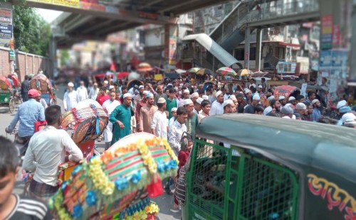 শেষ মুহূর্তেও সোহরাওয়ার্দী উদ্যানে জনতার ঢল 
